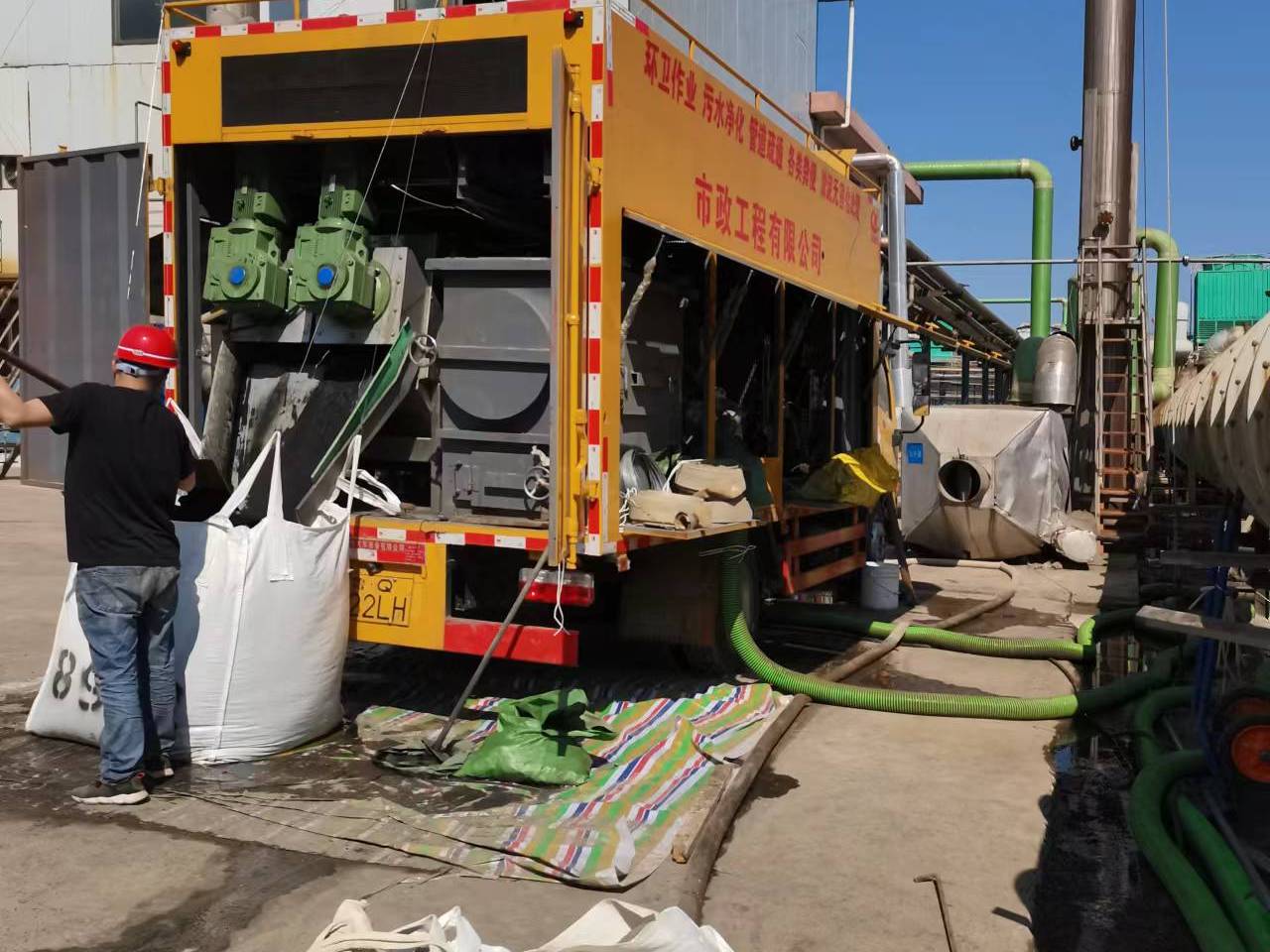 昭觉淤泥压干处理